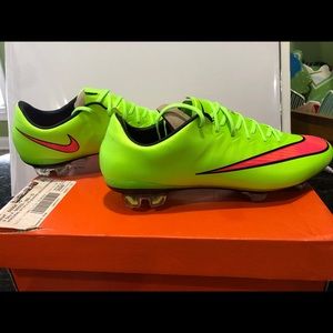 Women’s Nike mercurial vapor soccer cleats